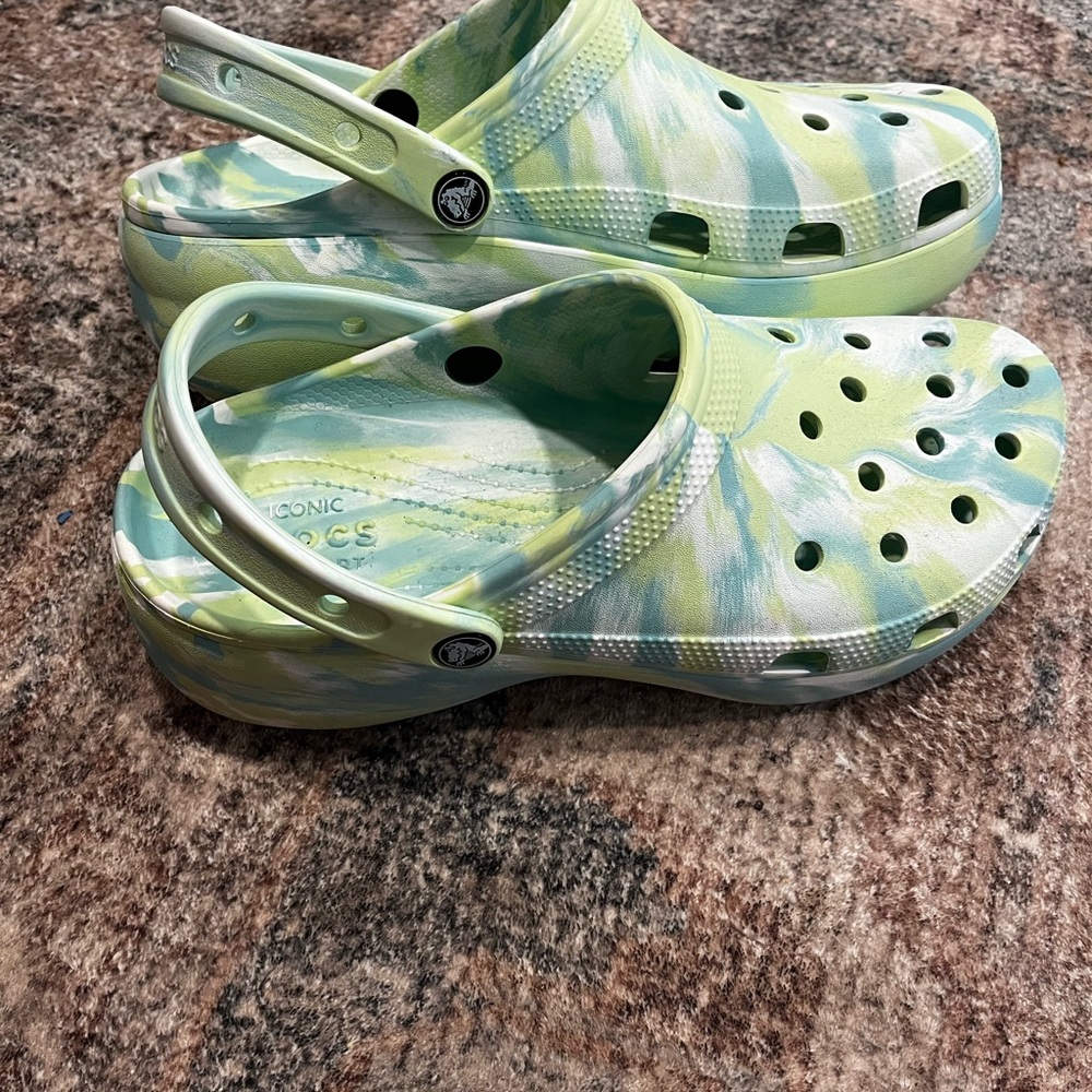 CROCS Women's Green Tie-Dye Sandals